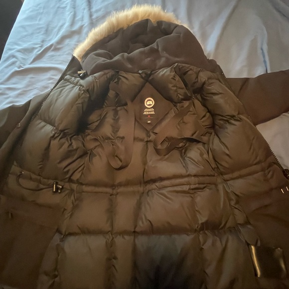 Canadian goose jacket 100% it’s in 10/10 condition - Picture 5 of 6